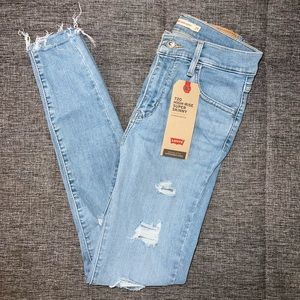 NWT Levi’s 720 High Rise Super Skinny Slim Blue Ripped Jeans